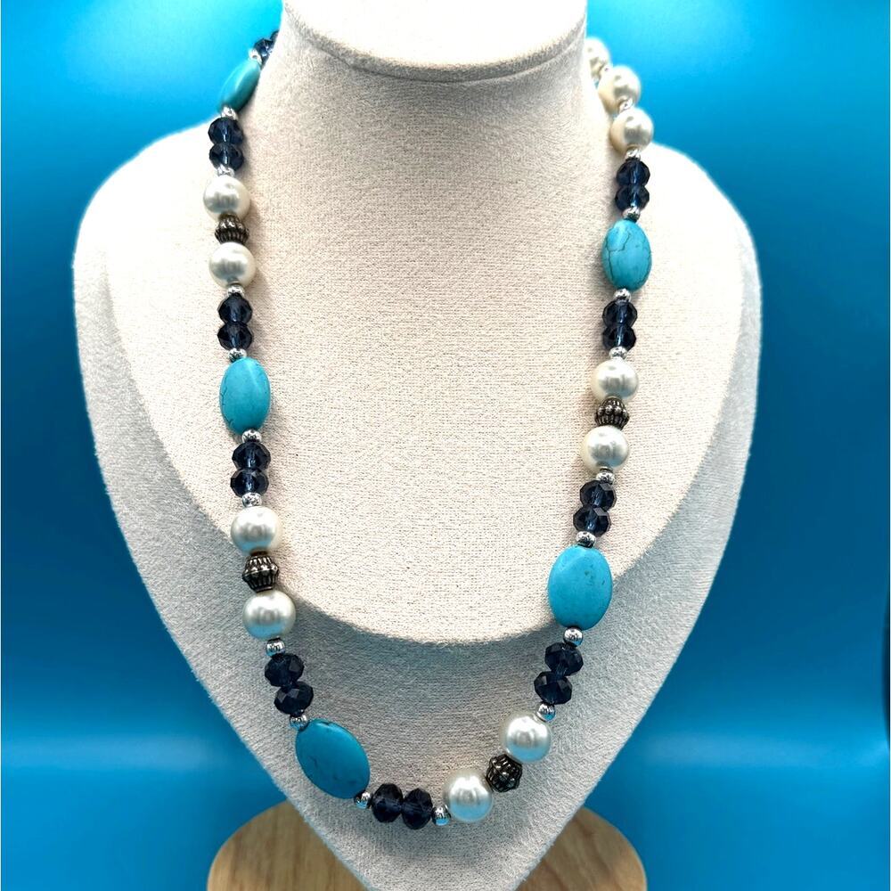 Turquoise, Navy & Pearl Beaded Necklace – 8.5" Drop